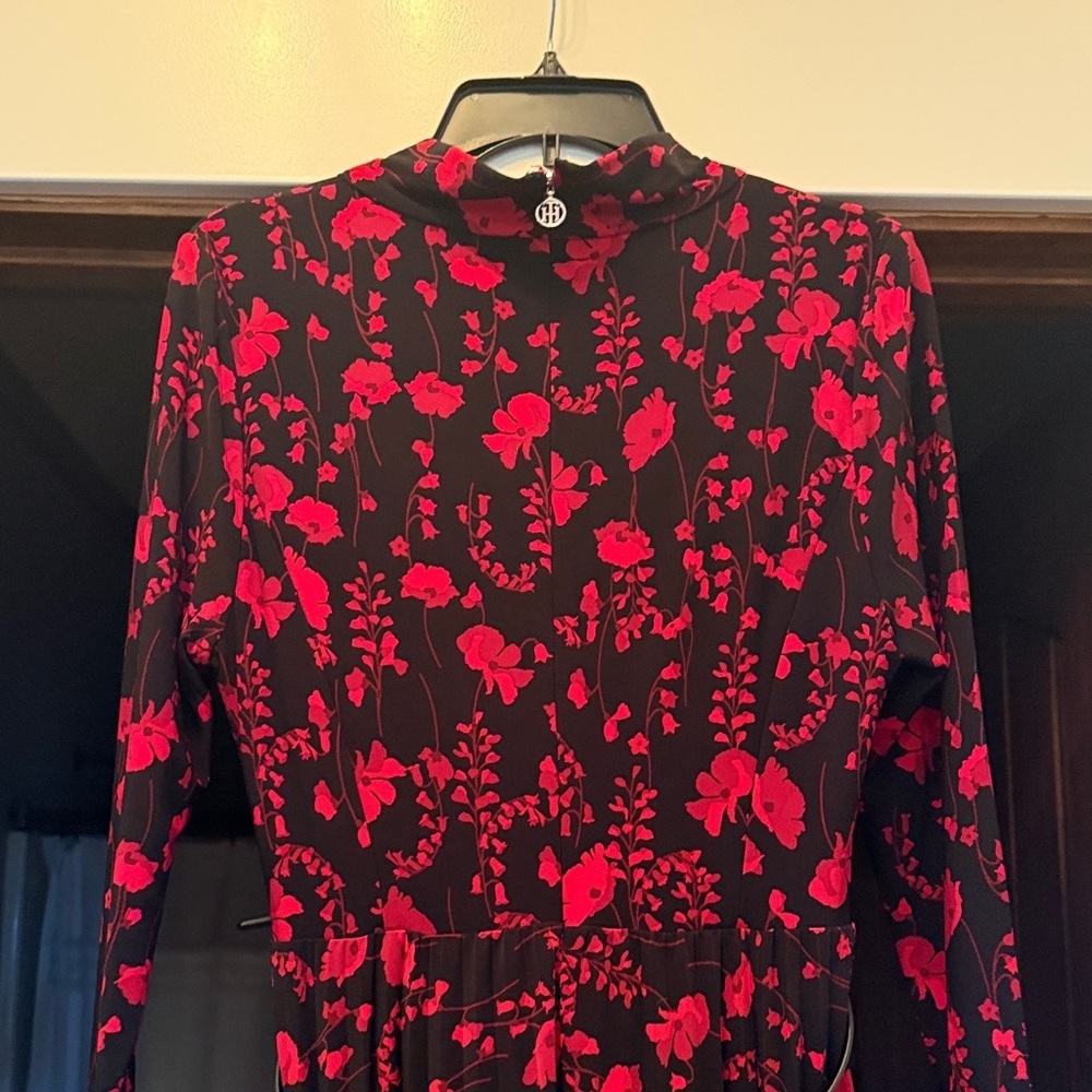 Elegant Red Floral Dress - Picture 5 of 7